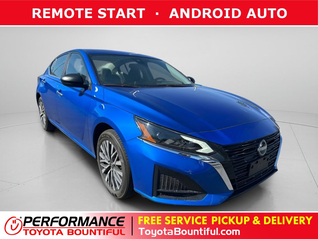 2013 Nissan Sentra 4-door Sedan I4 CVT SR, DL748643, Photo 1