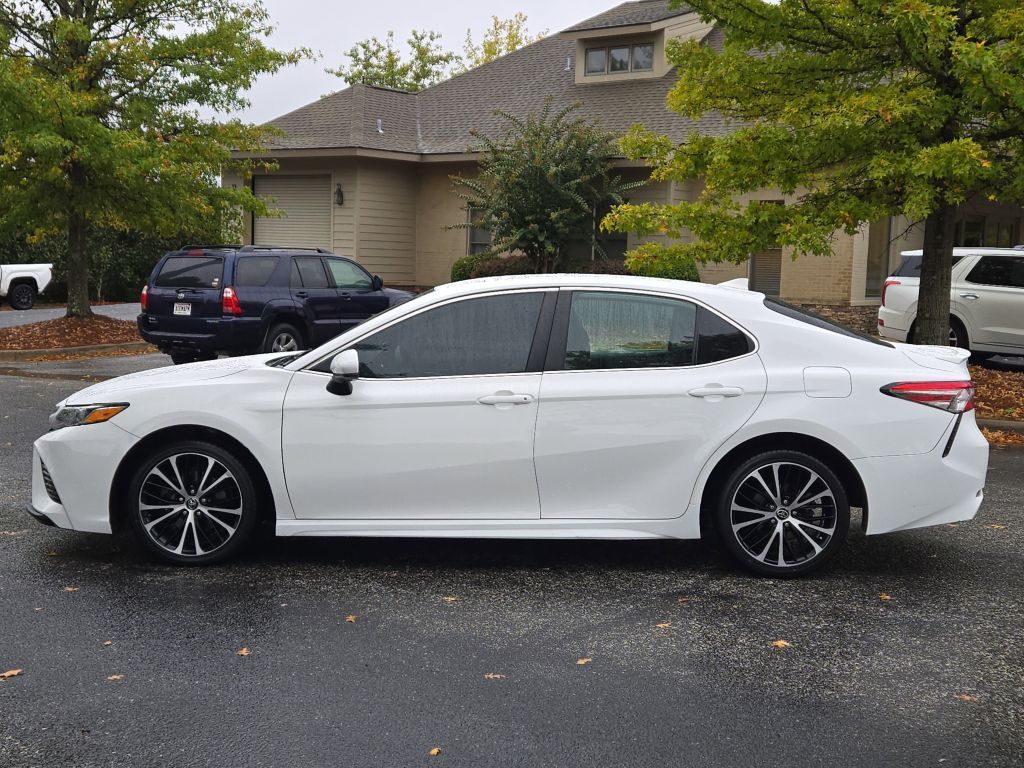 2019 Toyota Camry SE, 710722, Photo
