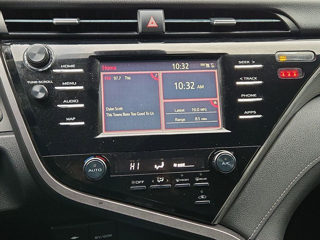 2019 Toyota Camry SE, 710722, Photo