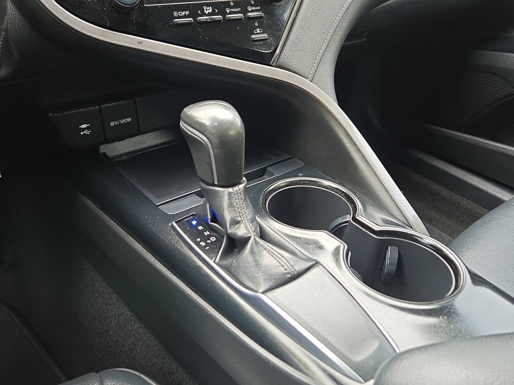 2019 Toyota Camry SE, 710722, Photo