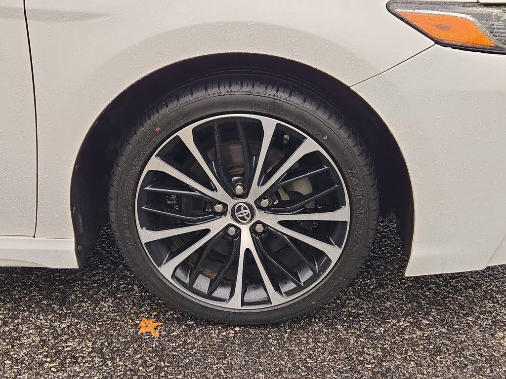 2019 Toyota Camry SE, 710722, Photo
