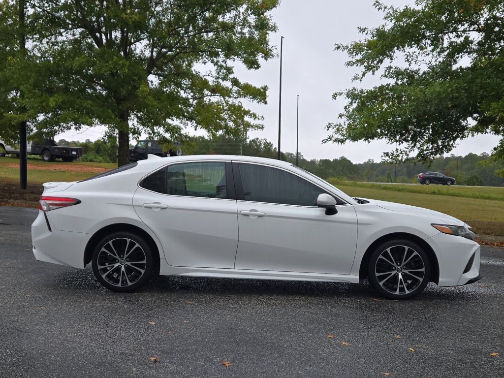 2019 Toyota Camry SE, 710722, Photo