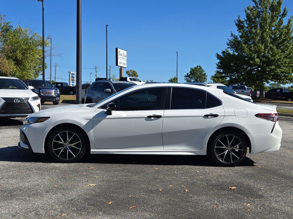 2021 Toyota Camry SE, 409704, Photo