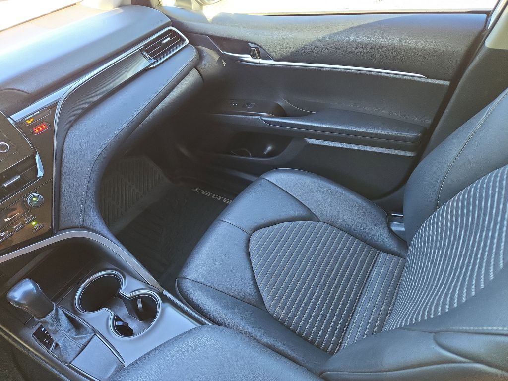 2021 Toyota Camry SE, 409704, Photo