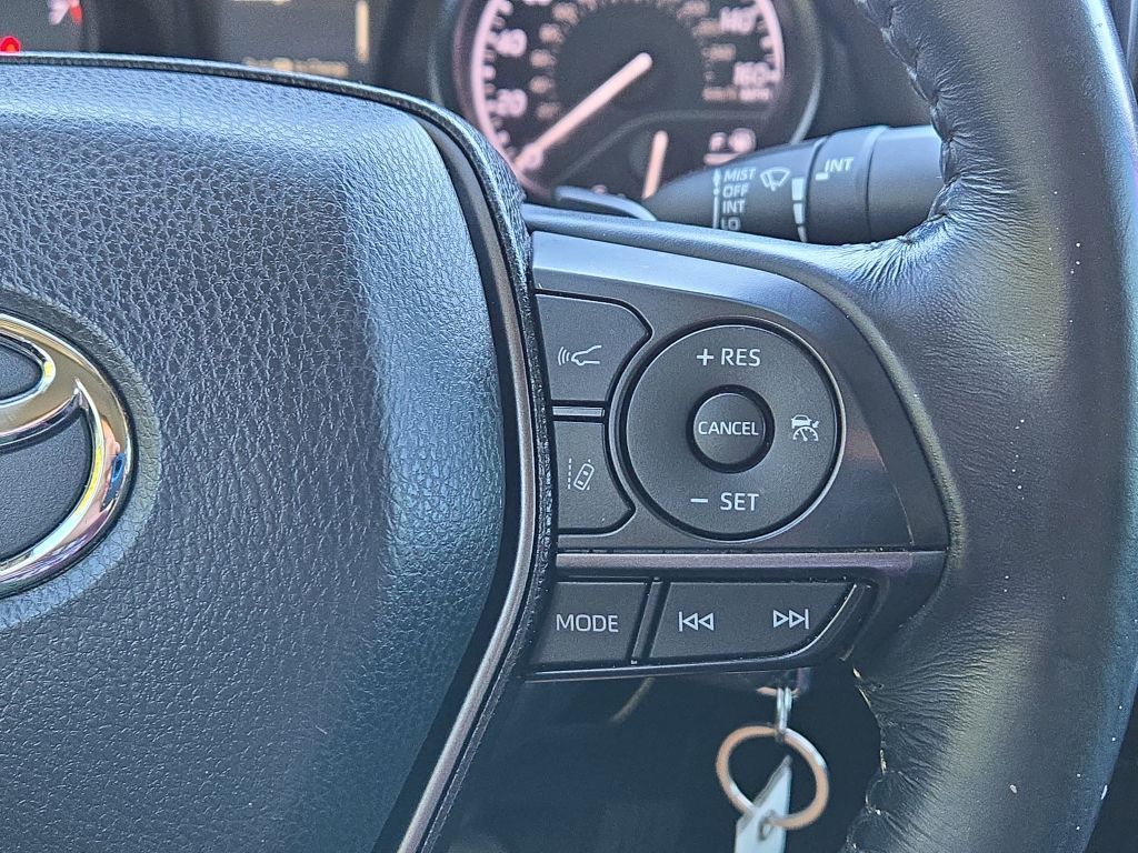 2021 Toyota Camry SE, 409704, Photo