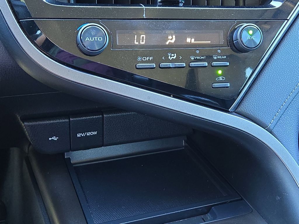 2021 Toyota Camry SE, 409704, Photo