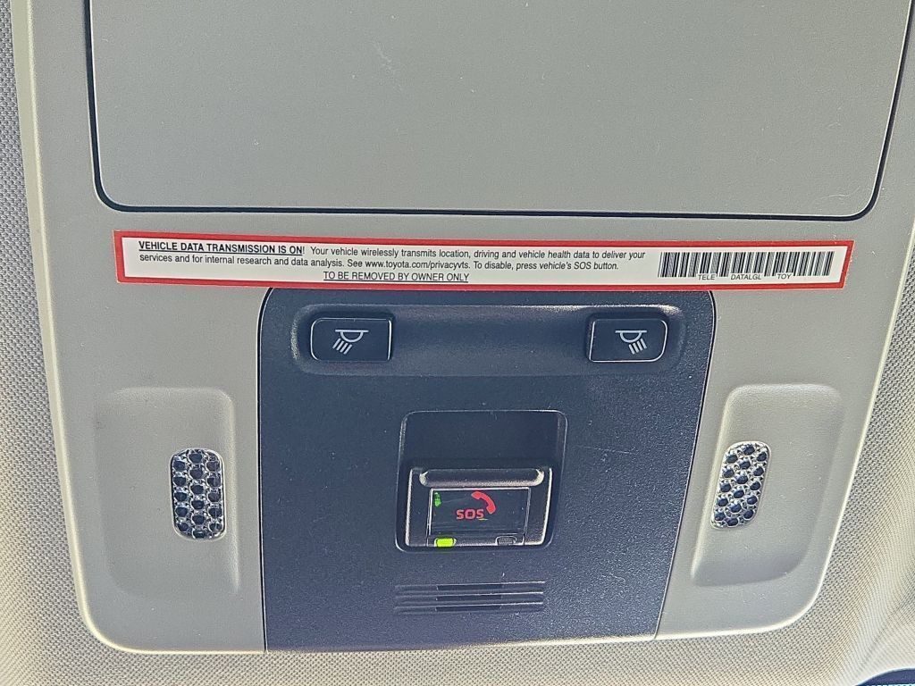 2021 Toyota Camry SE, 409704, Photo