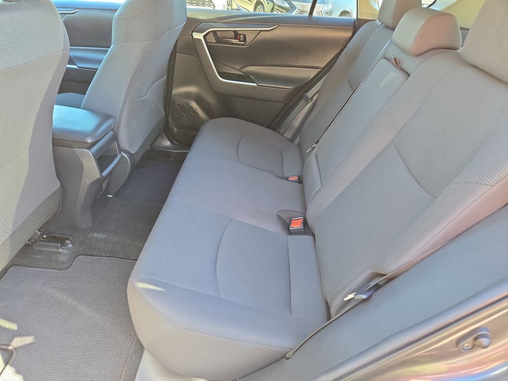 2021 Toyota RAV4 LE, 102618, Photo