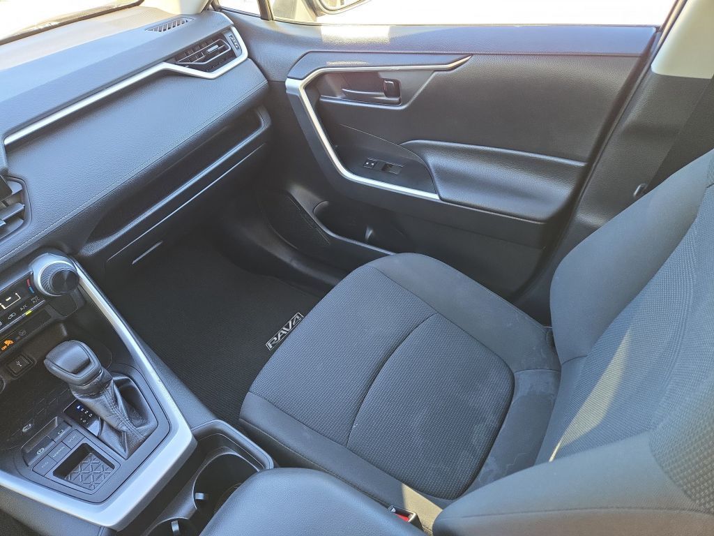 2021 Toyota RAV4 LE, 102618, Photo