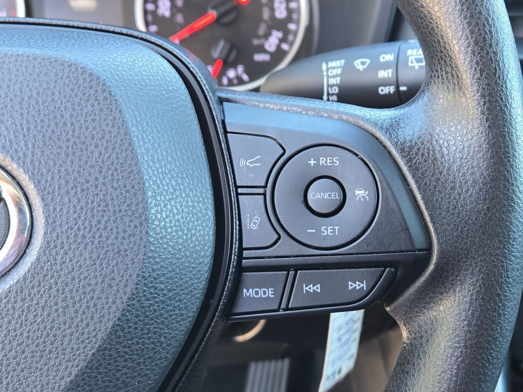 2021 Toyota RAV4 LE, 102618, Photo