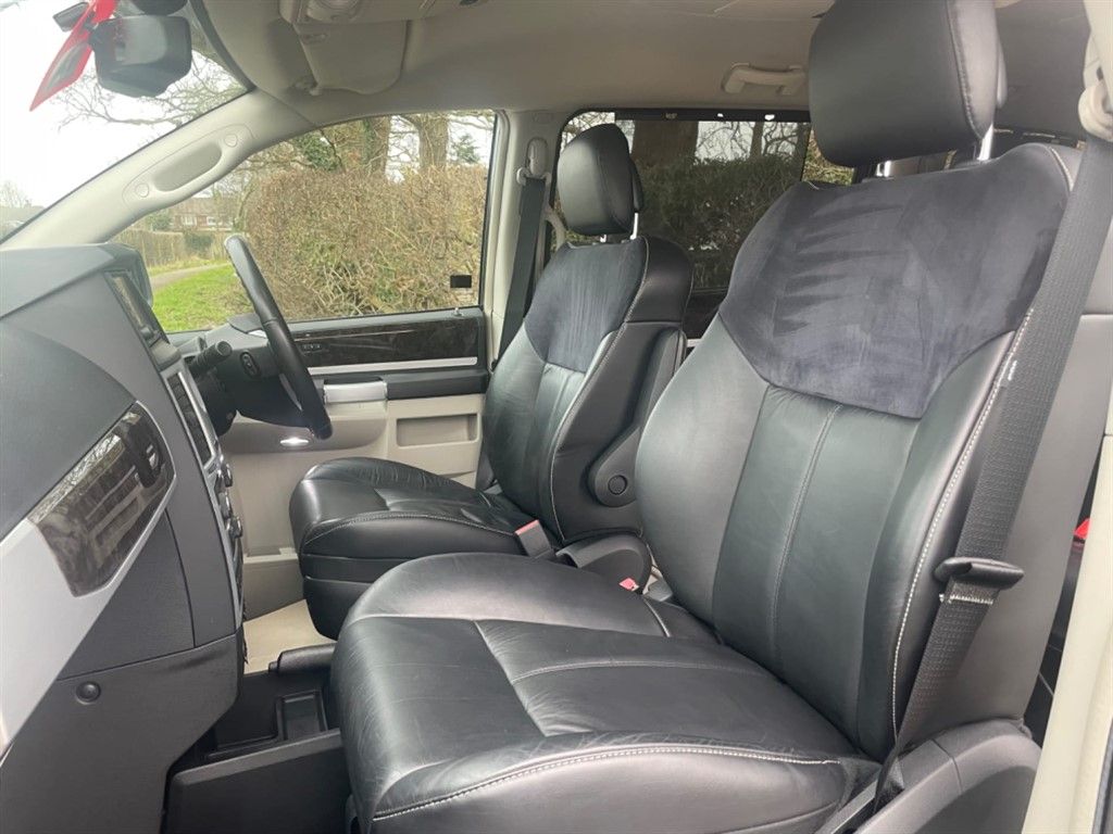 2013 Chrysler Voyager Crd Grand Limited, 6828847-31607, Photo
