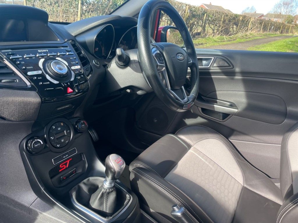 2016 Ford Fiesta St-3, 6846927-31607, Photo