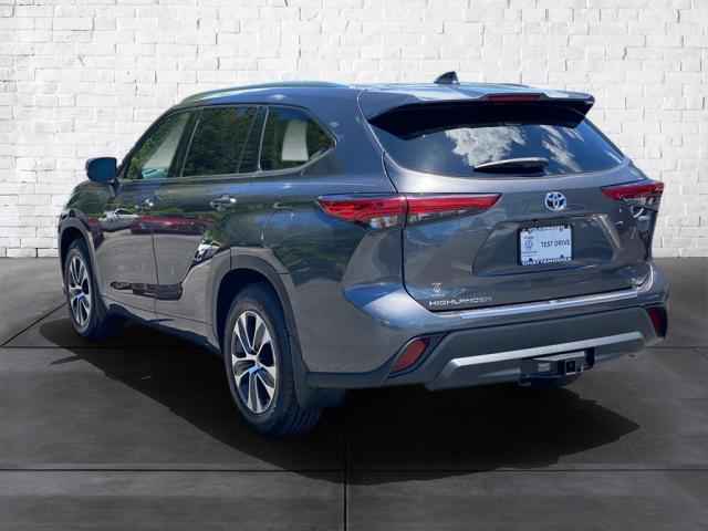 Used, 2020 Toyota Highlander XLE, Gray, T505529-5