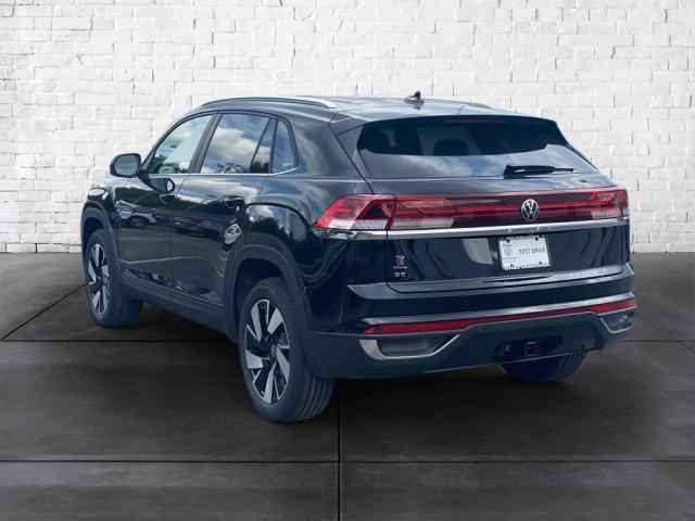 New, 2024 Volkswagen Atlas Cross Sport 2.0T SE w/Technology, Black, V251017-3