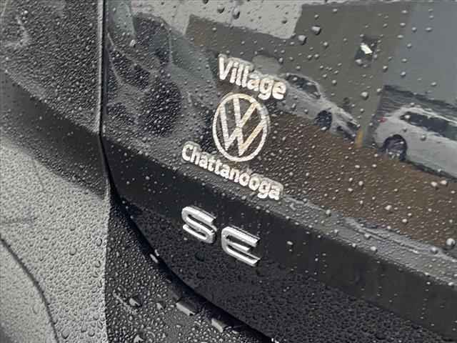 New, 2024 Volkswagen Taos 1.5T SE, Black, V041248-14