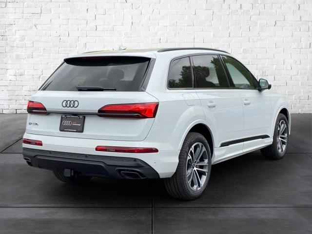 New, 2025 Audi Q7 quattro, White, A000475-4