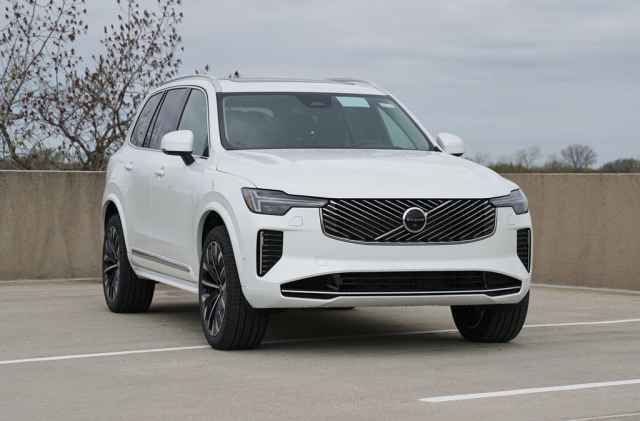 Crystal White Pearl 2026 Volvo XC90 B5 Plus 6-Passenger AWD SUV / Crossover All-Wheel Drive Automatic