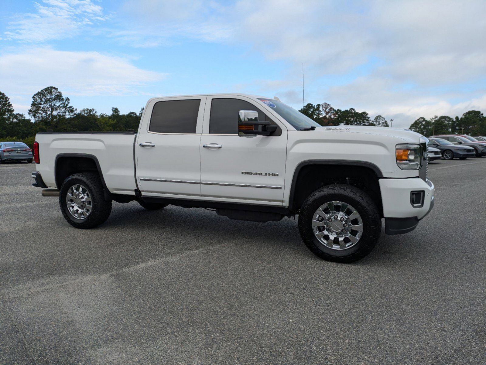 Used, 2017 GMC Sierra 2500HD Denali, White, G11830A-2