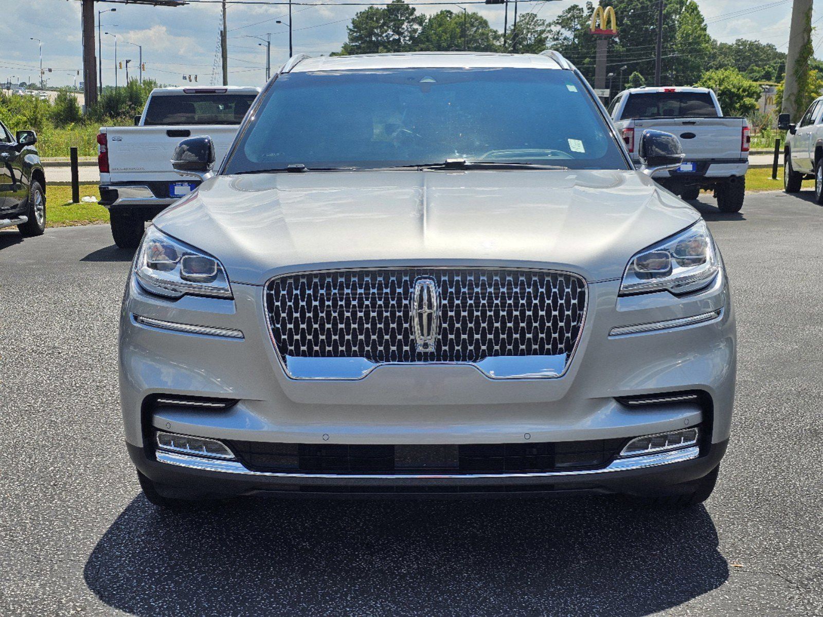 Used, 2022 Lincoln Aviator Reserve, Silver, P1600-3