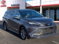 2023 Toyota Sienna XLE's photo