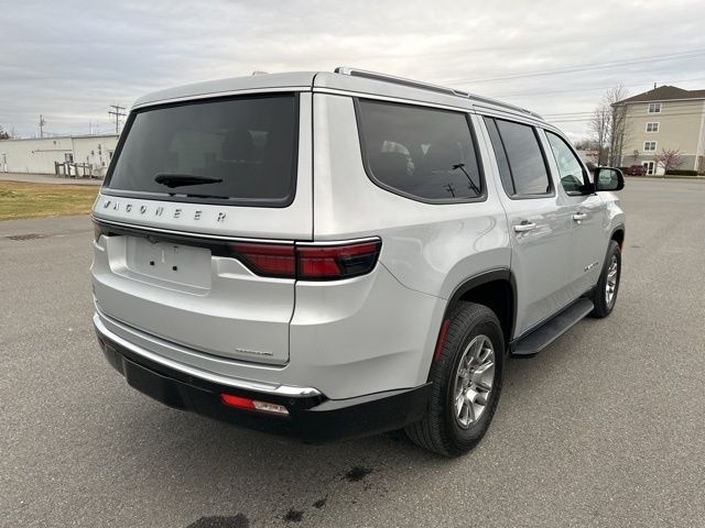 2022 Jeep Wagoneer