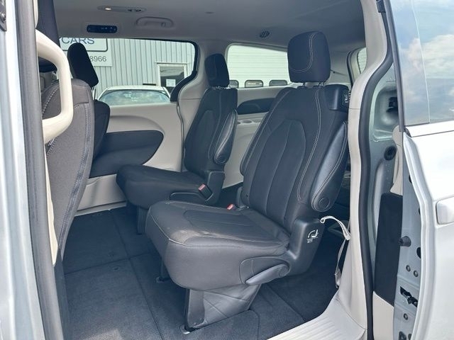 2023 Chrysler Voyager