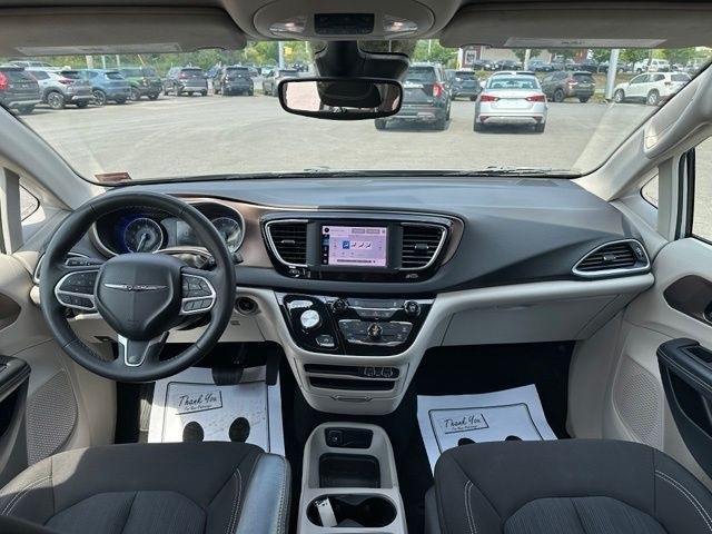 2023 Chrysler Voyager