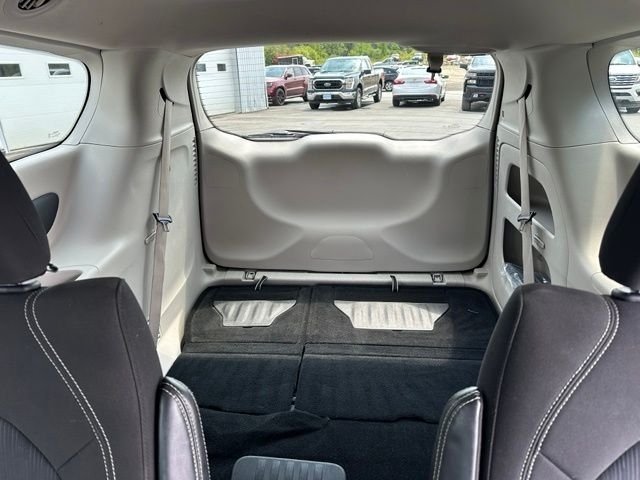 2023 Chrysler Voyager