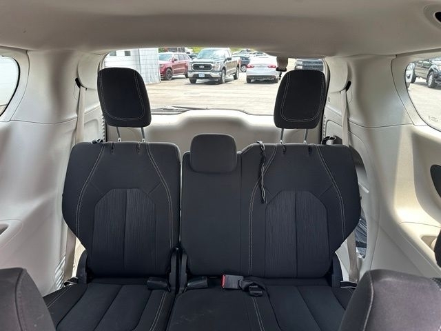 2023 Chrysler Voyager