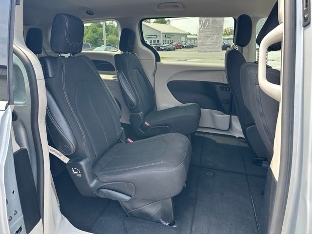 2023 Chrysler Voyager