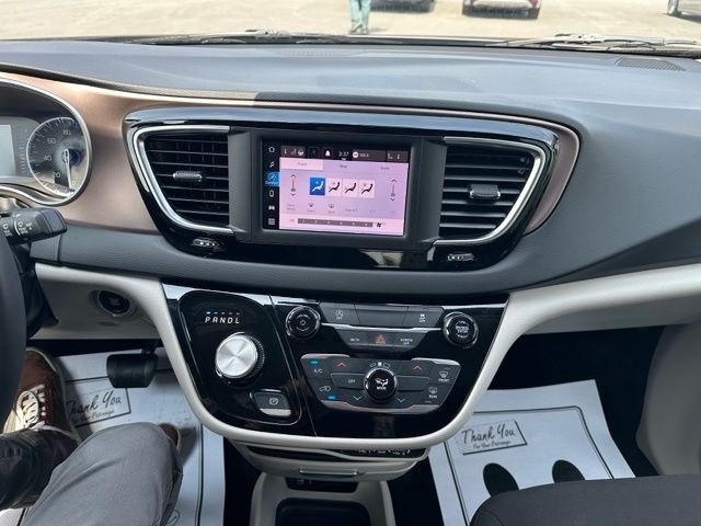 2023 Chrysler Voyager