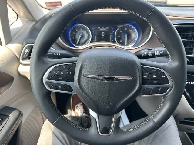 2023 Chrysler Voyager