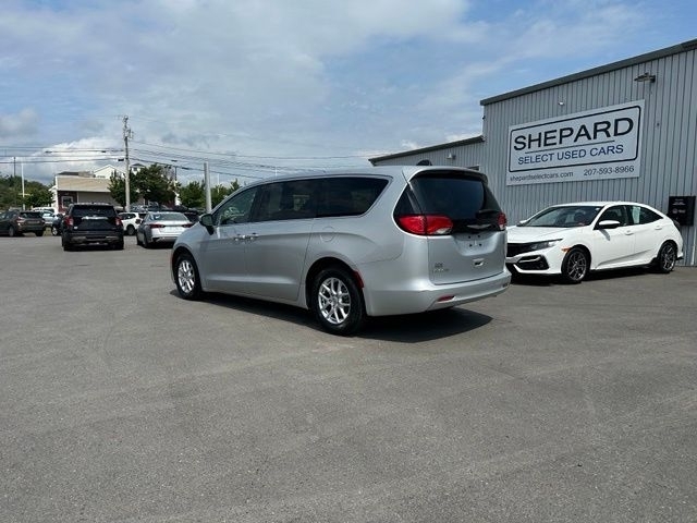 2023 Chrysler Voyager