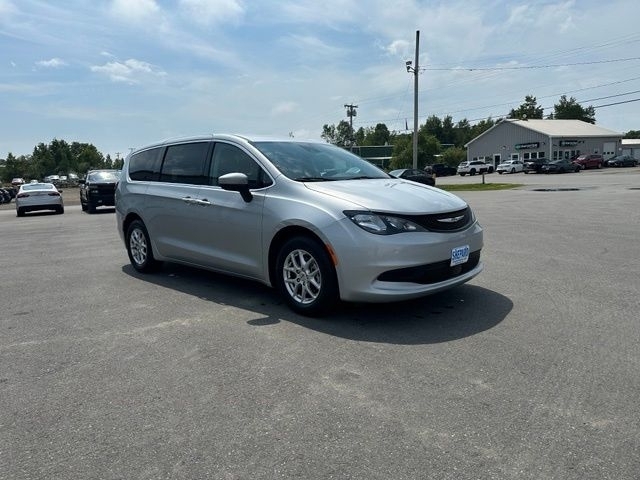 2023 Chrysler Voyager