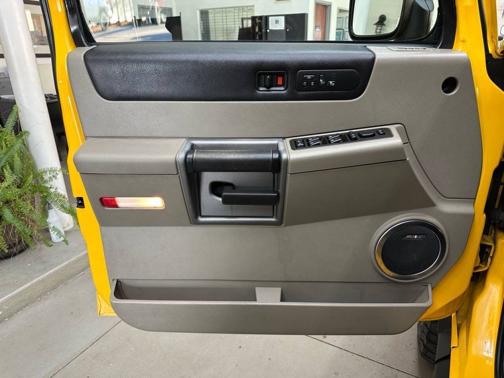 2003 HUMMER H2