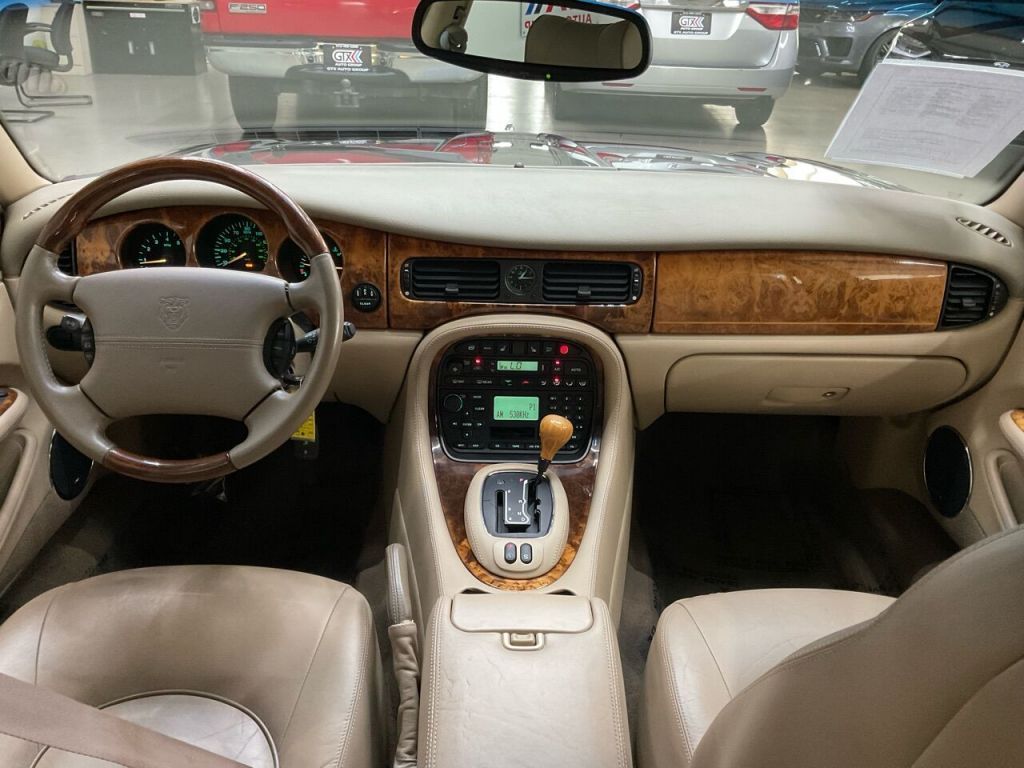 2003 Jaguar XJ