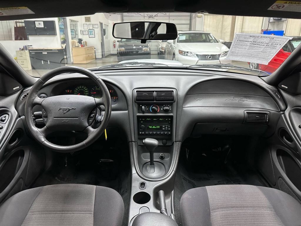 2004 Ford Mustang