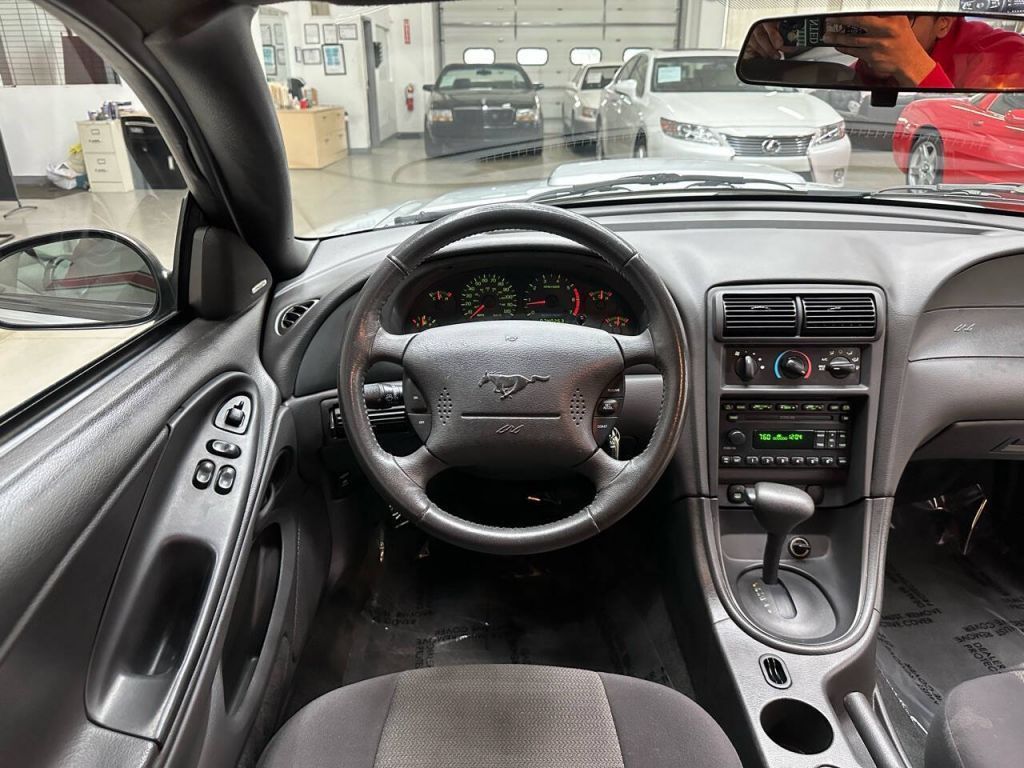 2004 Ford Mustang