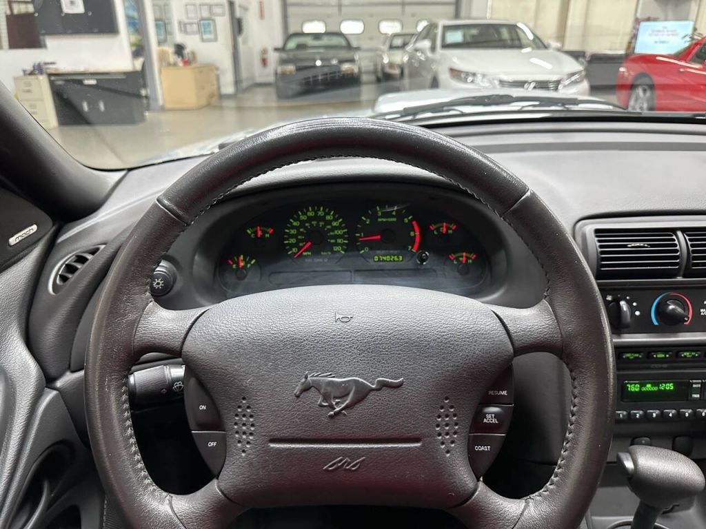 2004 Ford Mustang