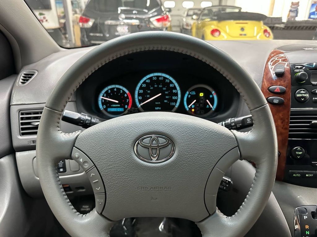 2005 Toyota Sienna