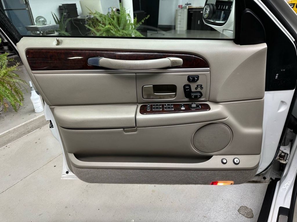 2008 Lincoln Town Car