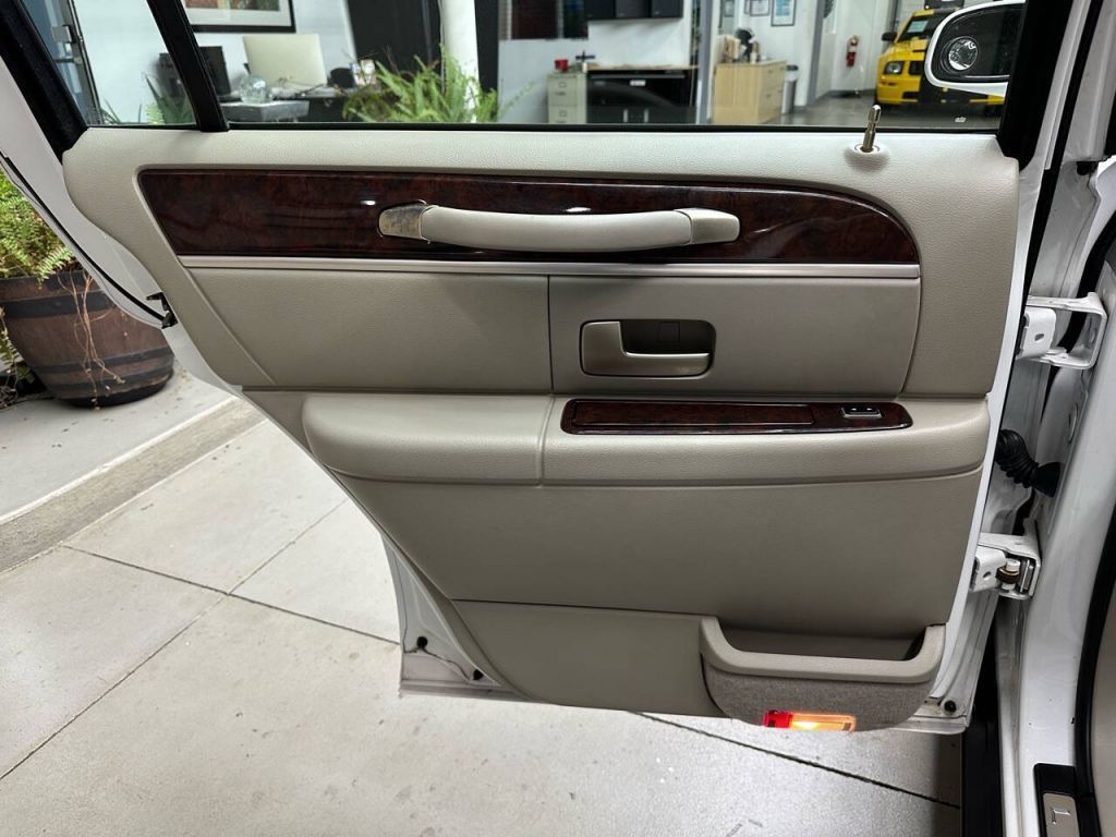 2008 Lincoln Town Car