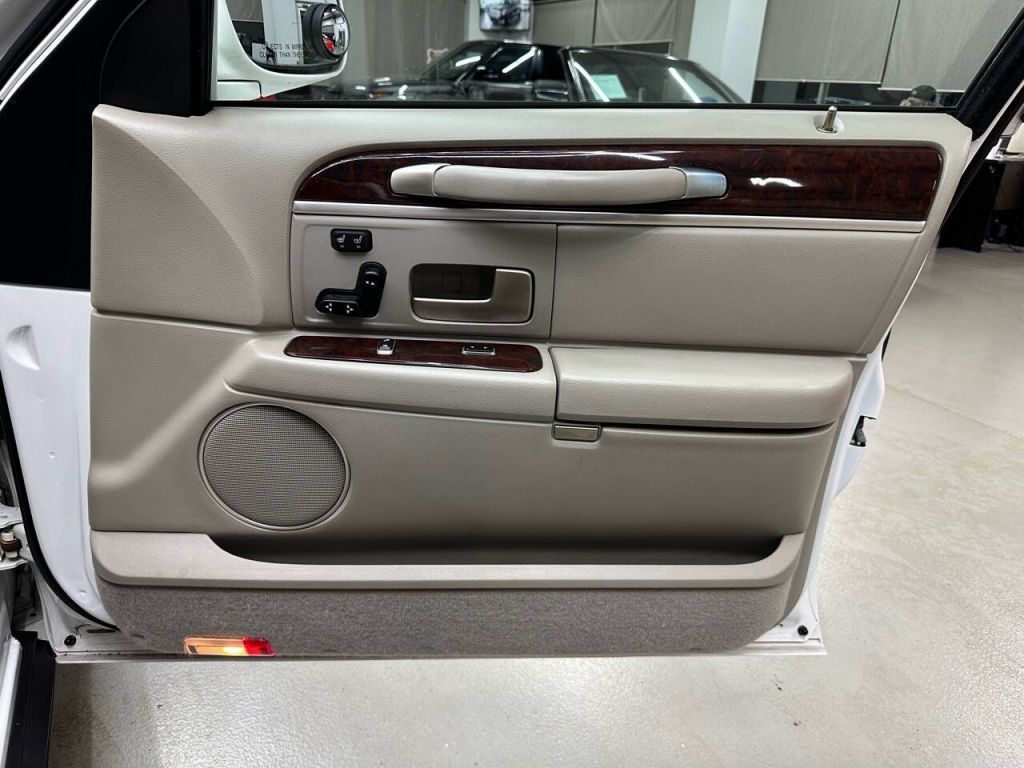 2008 Lincoln Town Car