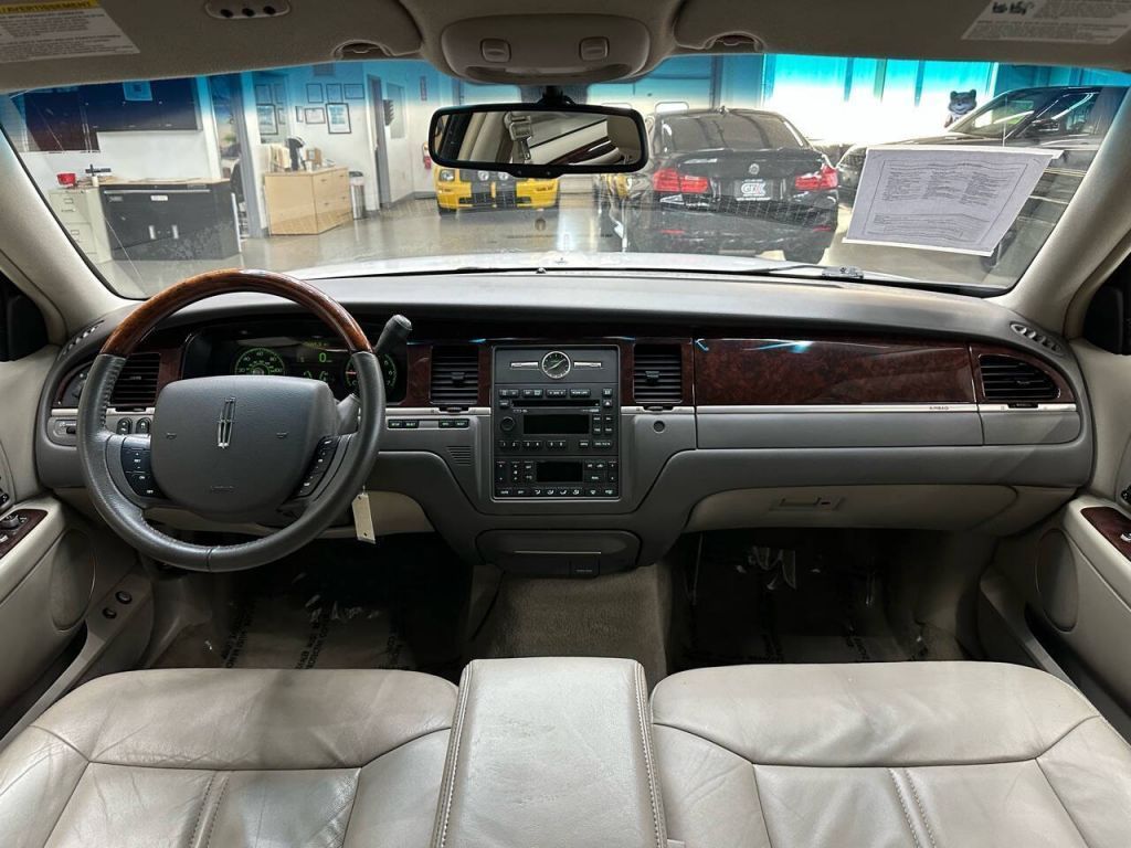 2008 Lincoln Town Car