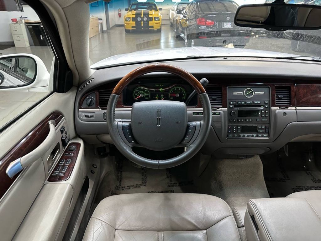 2008 Lincoln Town Car