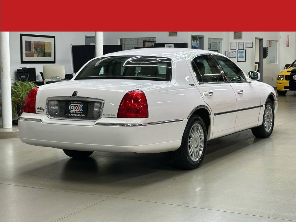 2008 Lincoln Town Car