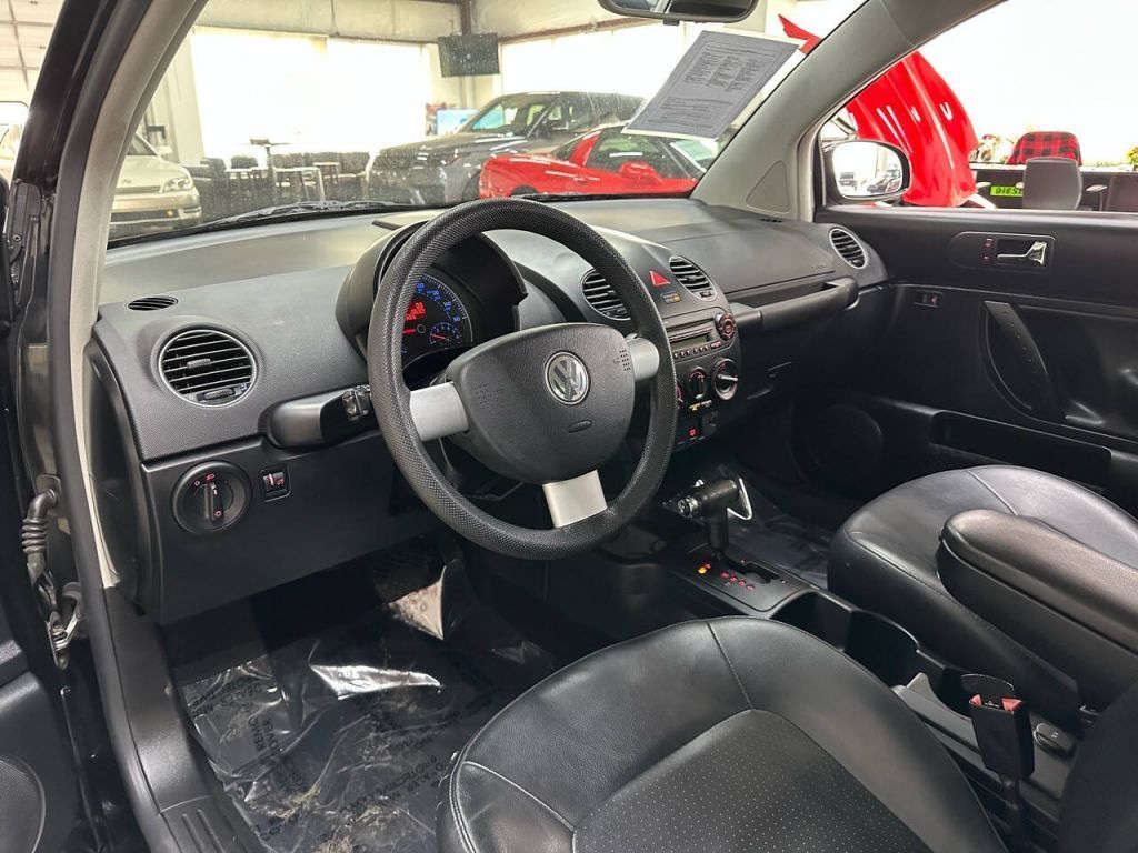 2010 Volkswagen New Beetle
