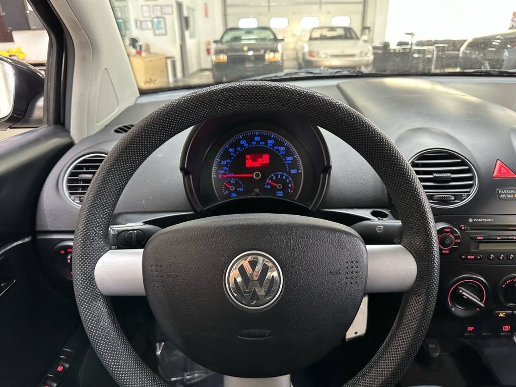 2010 Volkswagen New Beetle