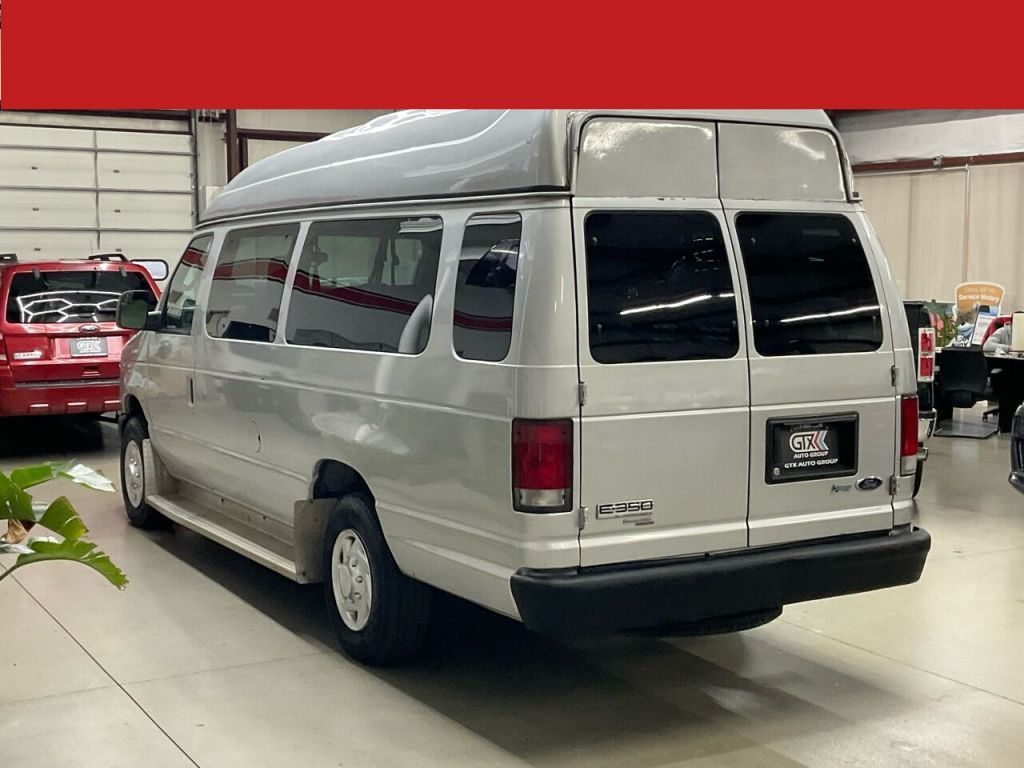 2011 Ford Econoline Wagon