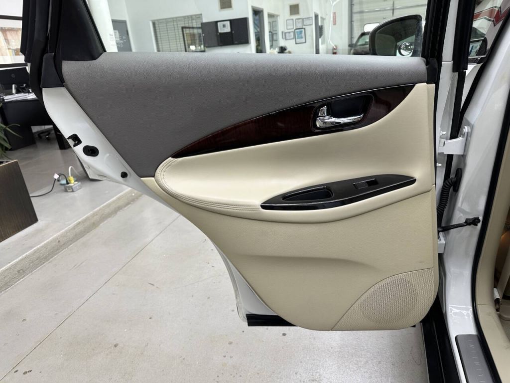 2011 INFINITI EX35